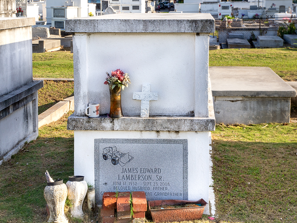  KW Cemetery