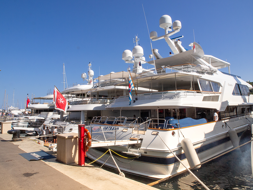 Yacht